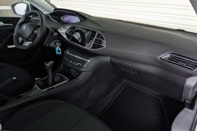 Peugeot 308 image 8