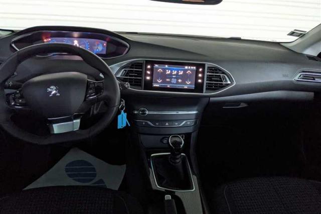 Peugeot 308 image 3