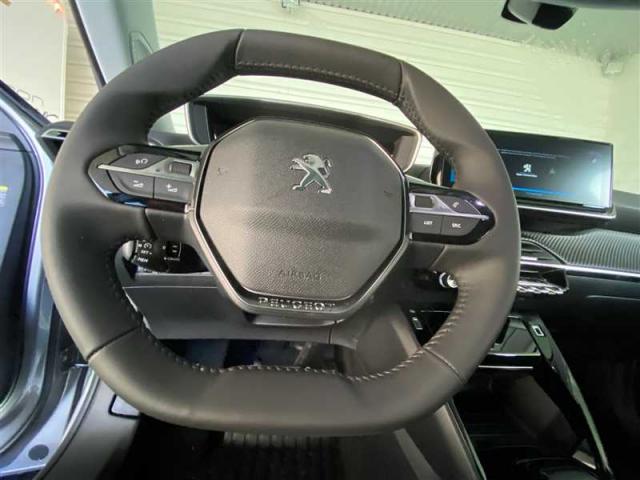 Peugeot 2008 image 8