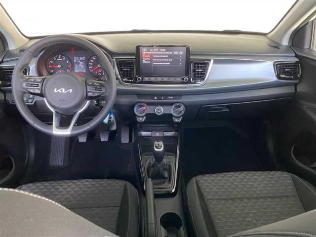 Kia Rio image 7