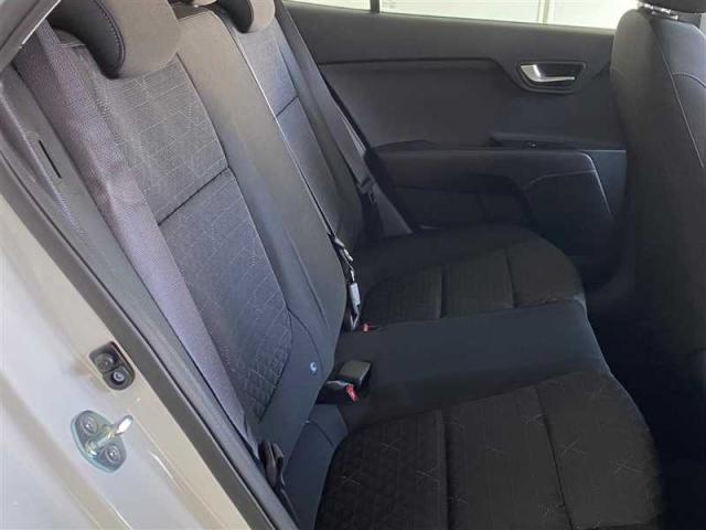 Kia Rio image 4