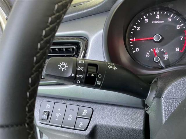 Kia Rio image 6