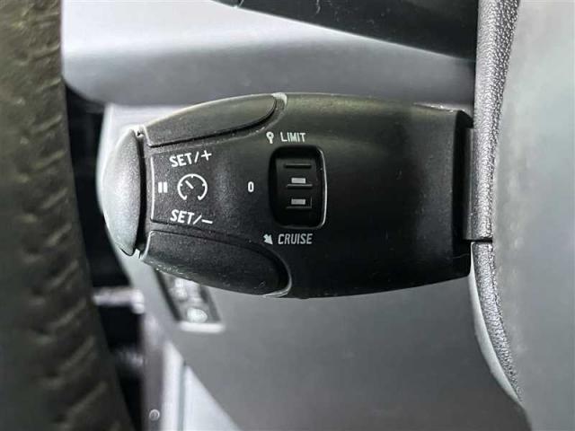Peugeot 208 image 8