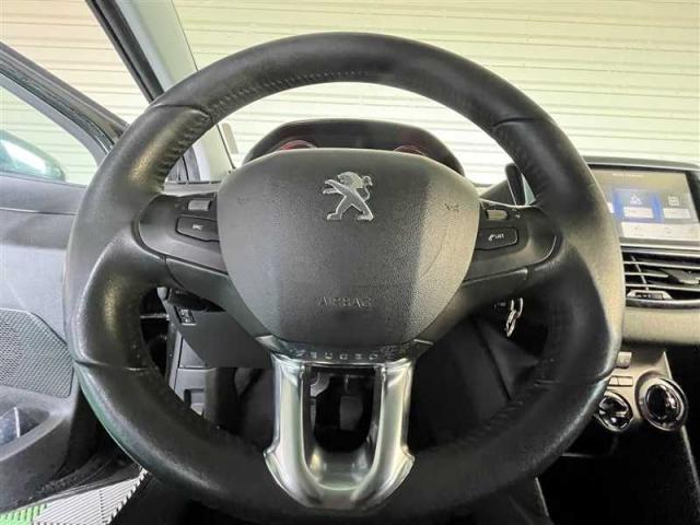 Peugeot 208 image 2