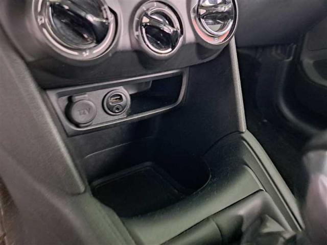 Peugeot 208 image 9
