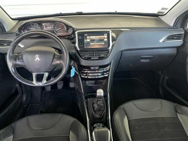 Peugeot 2008 image 3