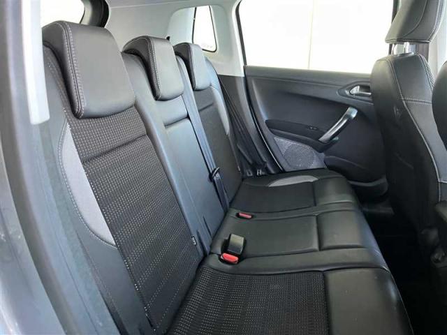 Peugeot 2008 image 8