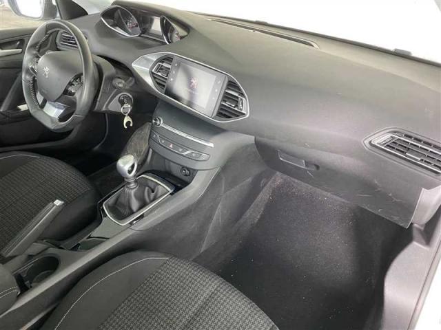 Peugeot 308 image 1