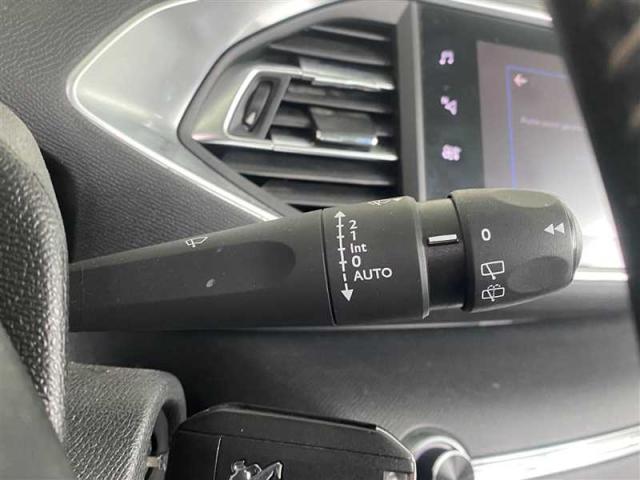 Peugeot 308 image 8