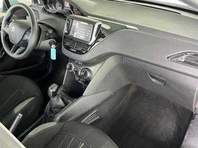 Peugeot 208 image 2