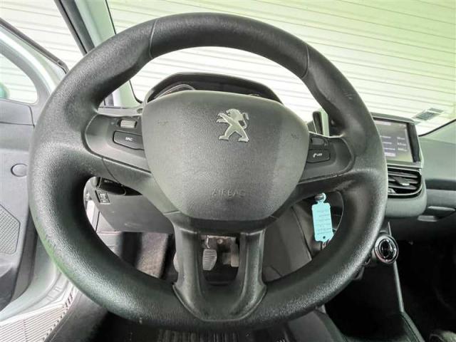 Peugeot 208 image 1