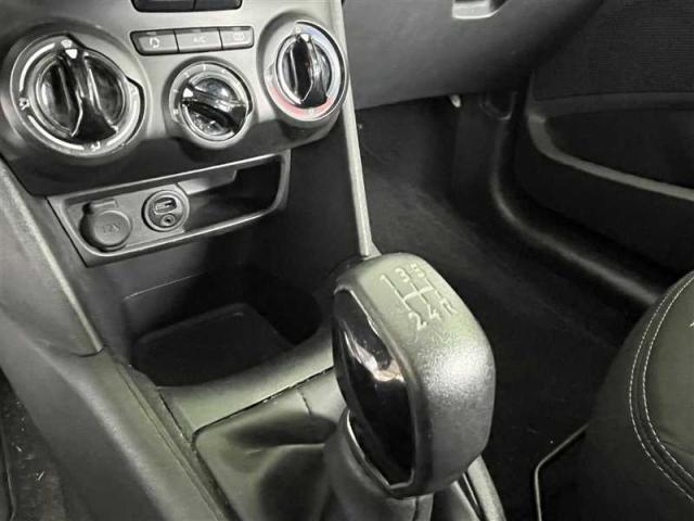 Peugeot 208 image 7