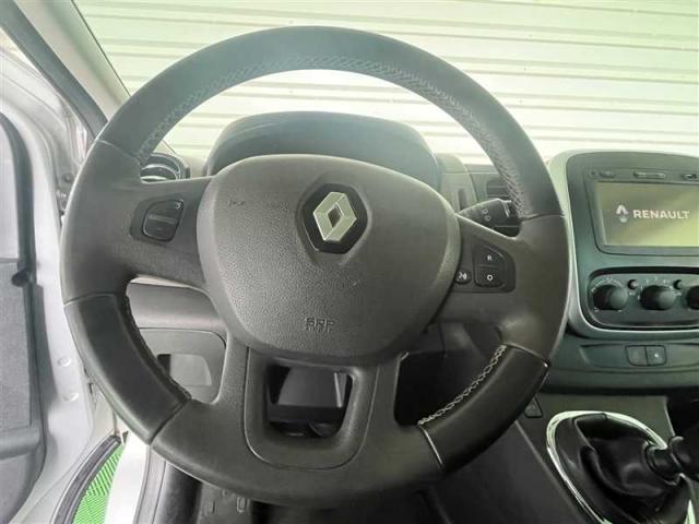 Renault Trafic image 2