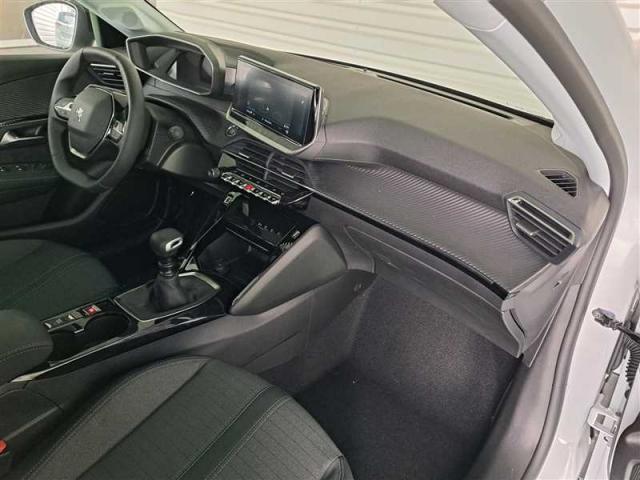 Peugeot 208 image 9