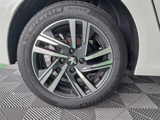 Peugeot 208 image 7