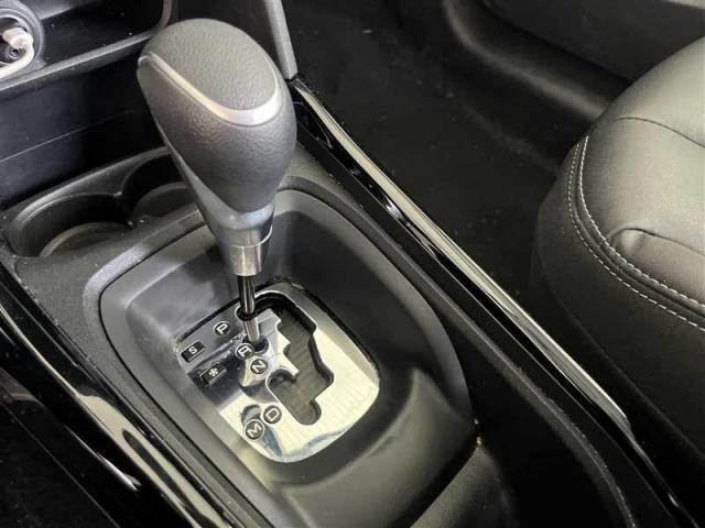 Peugeot 2008 image 2