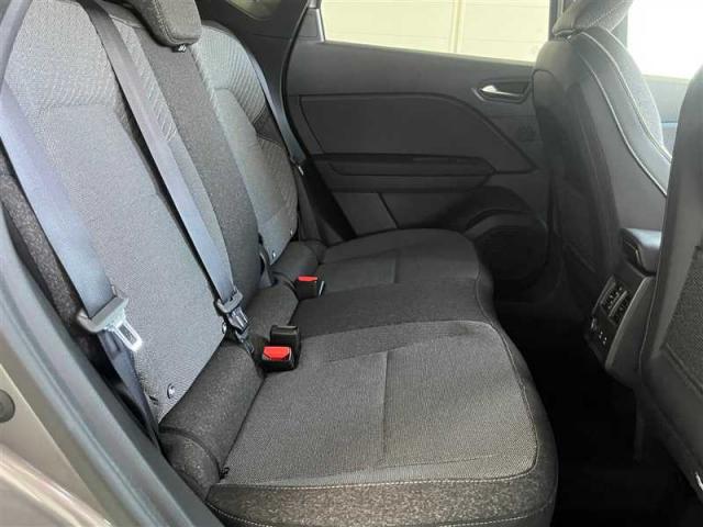 Renault Captur image 2
