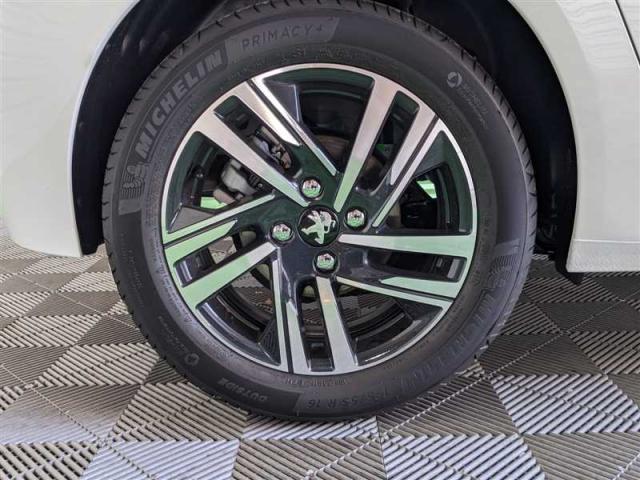 Peugeot 208 image 8