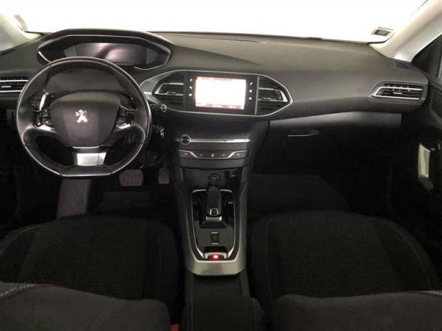 Peugeot 308 image 2