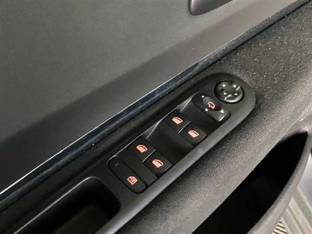 Peugeot 5008 image 2