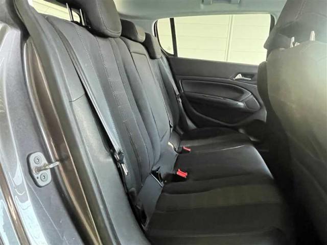 Peugeot 308 image 8