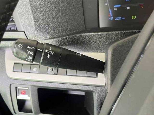 Peugeot Expert image 2