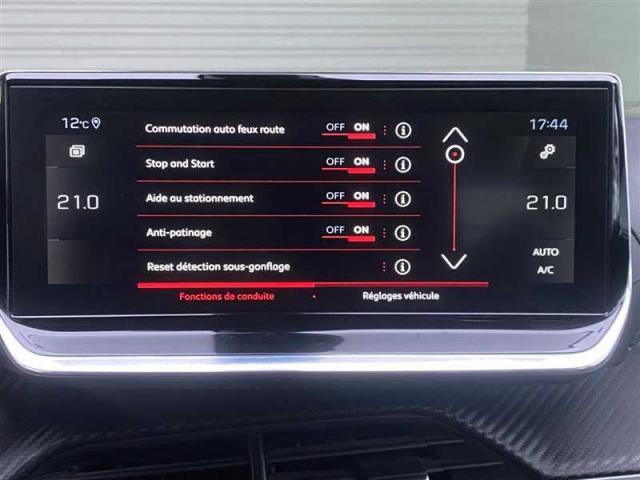 Peugeot 2008 image 1
