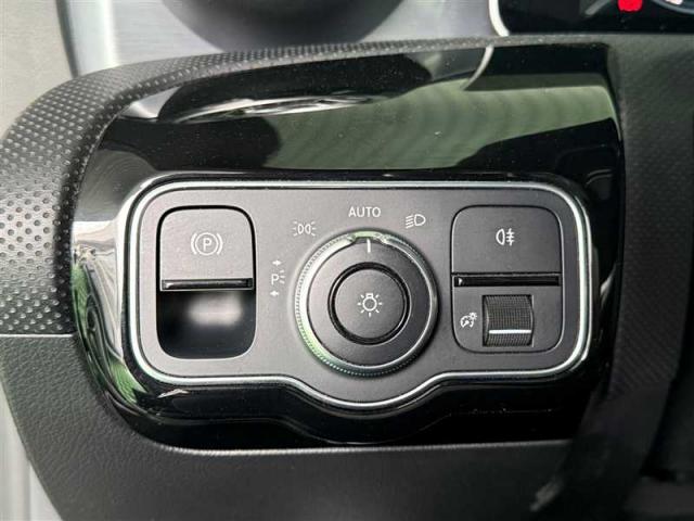 Mercedes Benz Cla image 3
