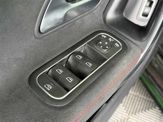 Mercedes Benz Cla image 4