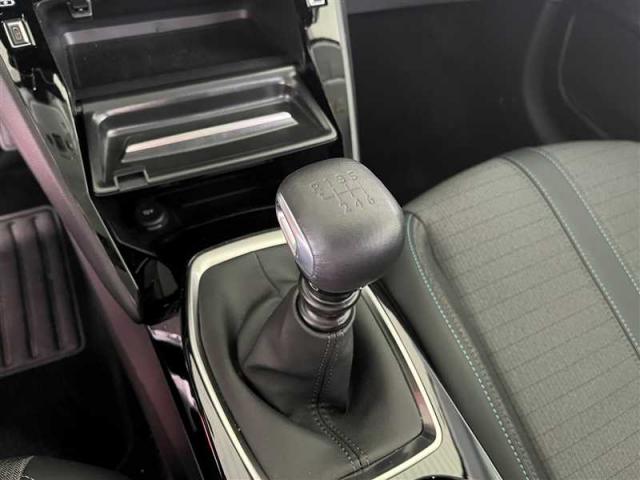 Peugeot 208 image 9