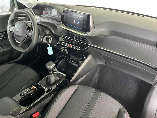Peugeot 208 image 6