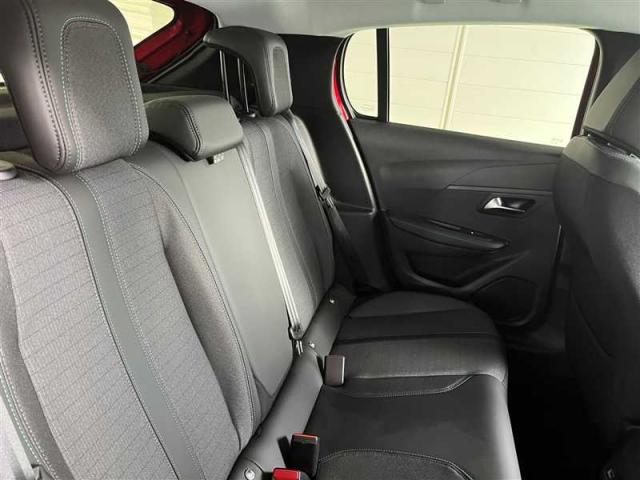 Peugeot 208 image 1