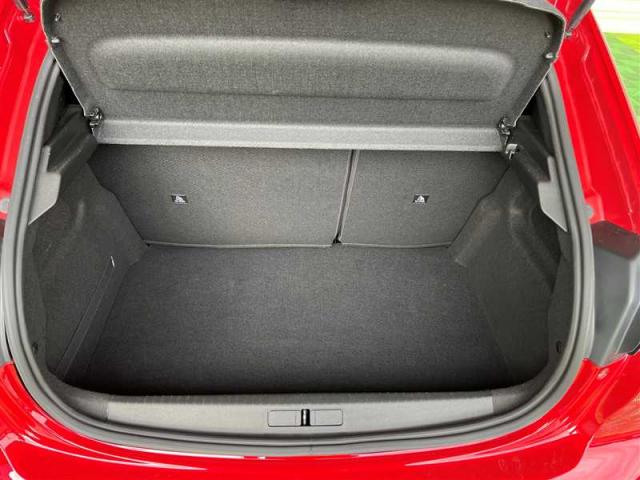 Peugeot 208 image 7