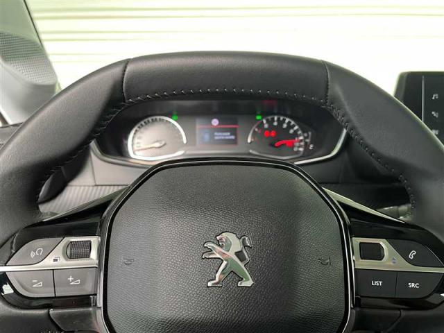 Peugeot 208 image 2