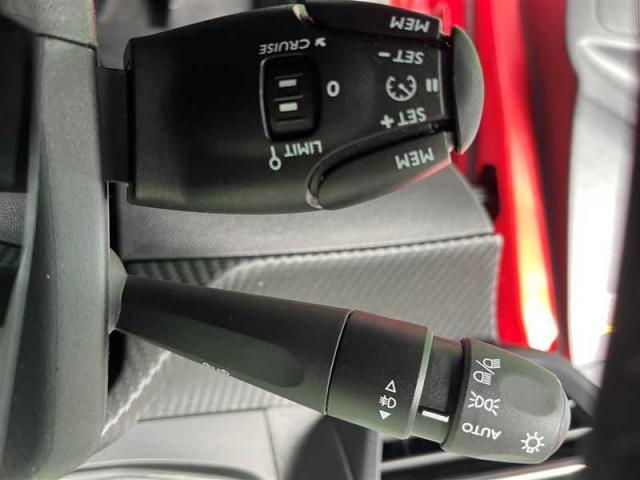 Peugeot 208 image 4