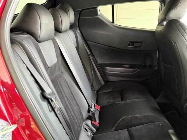 Toyota C-Hr image 7