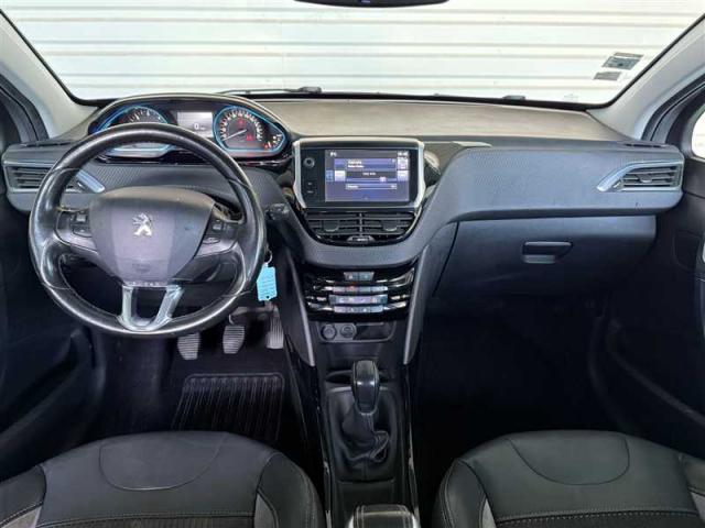Peugeot 2008 image 8