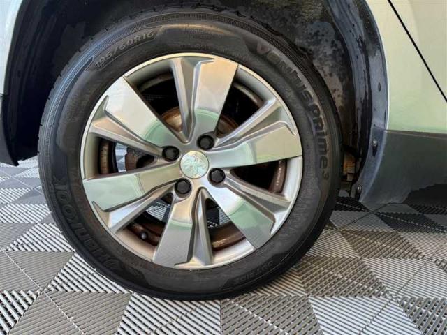 Peugeot 2008 image 2