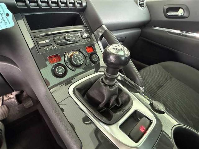 Peugeot 3008 image 2