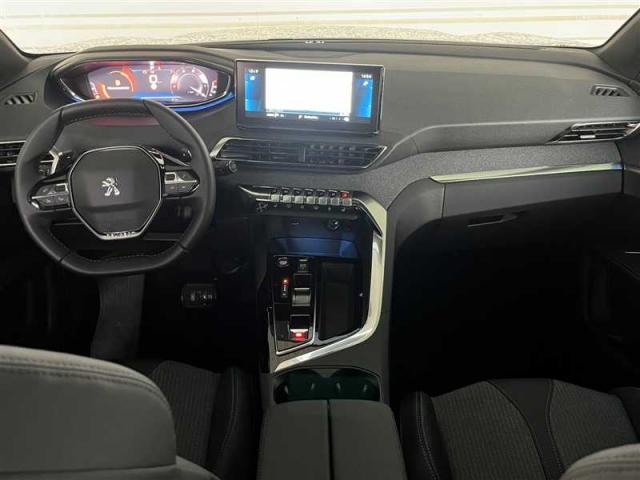 Peugeot 3008 image 2
