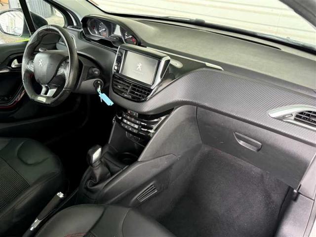 Peugeot 208 image 9