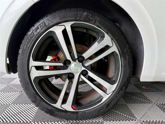 Peugeot 208 image 8