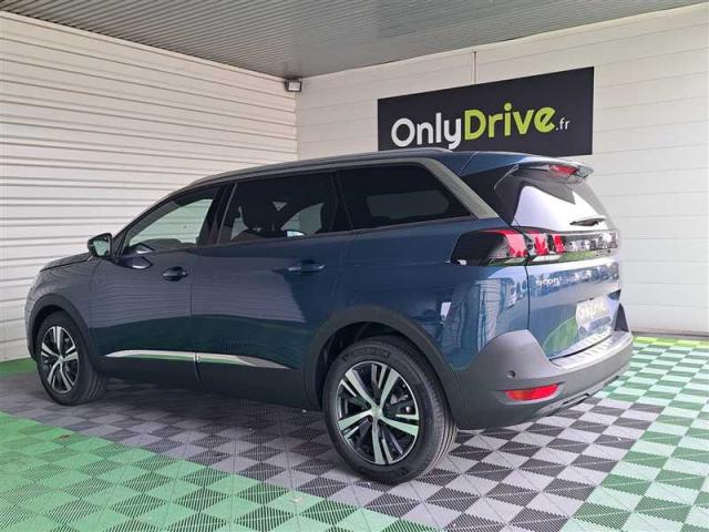 Peugeot 5008 image 1