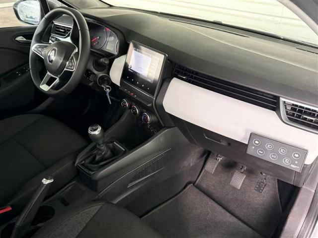 Renault Clio image 2