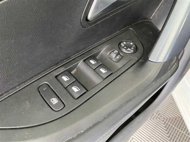 Peugeot 2008 image 3