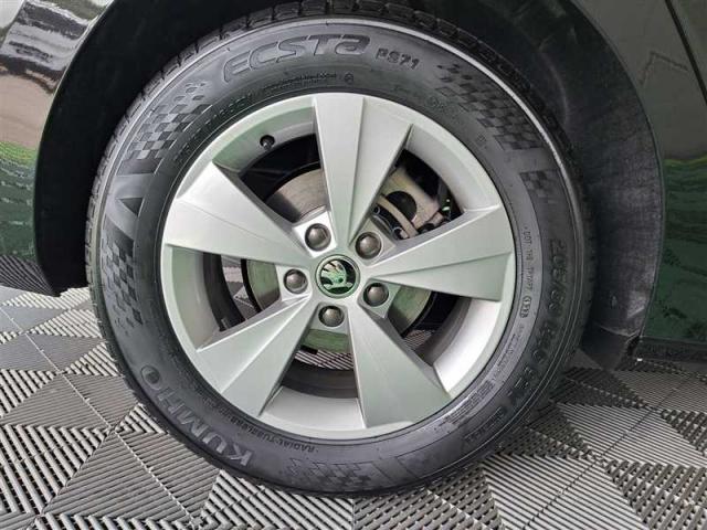 Skoda Octavia image 1