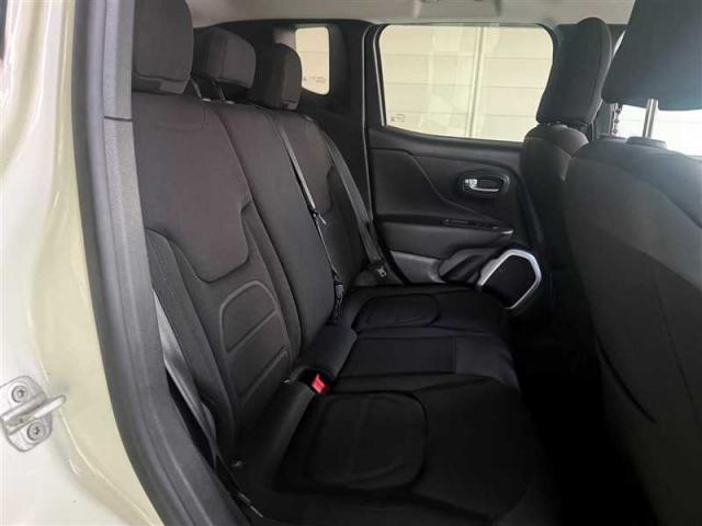 Jeep Renegade image 8