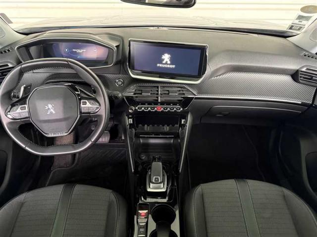 Peugeot 2008 image 2