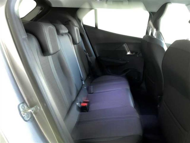 Peugeot 2008 image 8