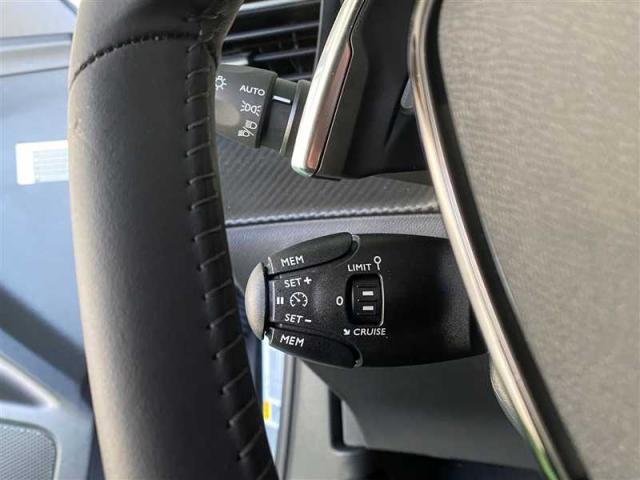 Peugeot 2008 image 6